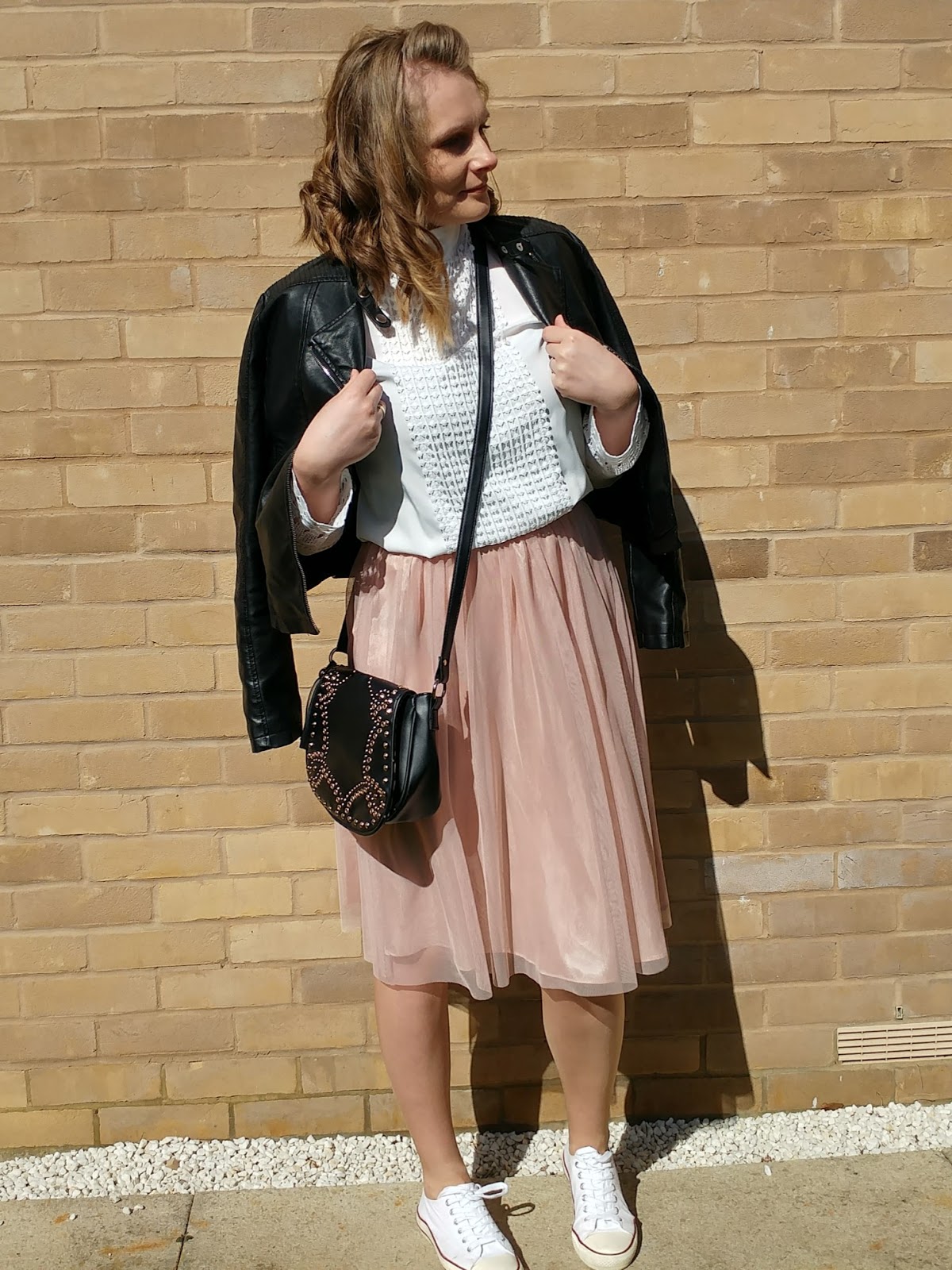 Casual tulle skirt czyli ramoneska, tiulowa spódnica i strój Casual tulle skirt czyli ramoneska, tiulowa spódnica i strój